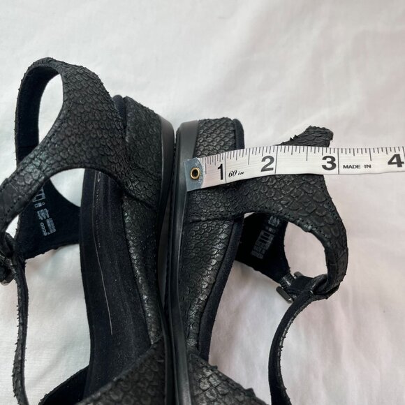 Ecco Black Scale Print Leather T-Strap Touch 25 Sandals EU 36 US 5 - Picture 9 of 12